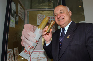 Mayor Kevin Wales with gold Chiko roll, 2001